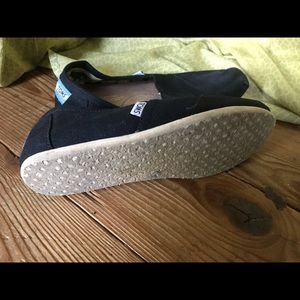 TOMS classic flats